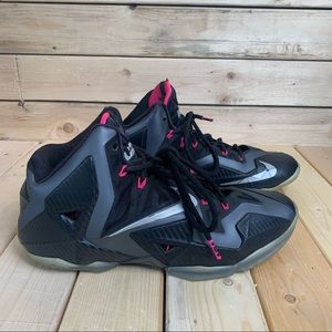 Nike Lebron 11 XI Sneakers Size 11 "Miami Nights" 616175-003 2013